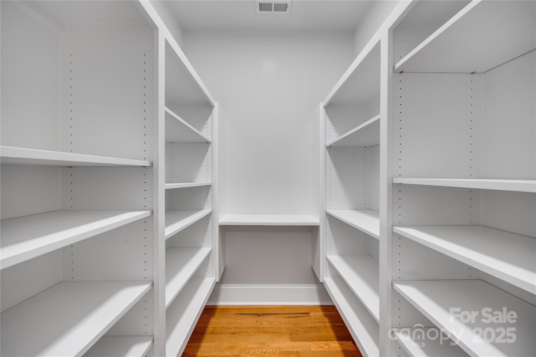 800 Lakeview Shores Loop