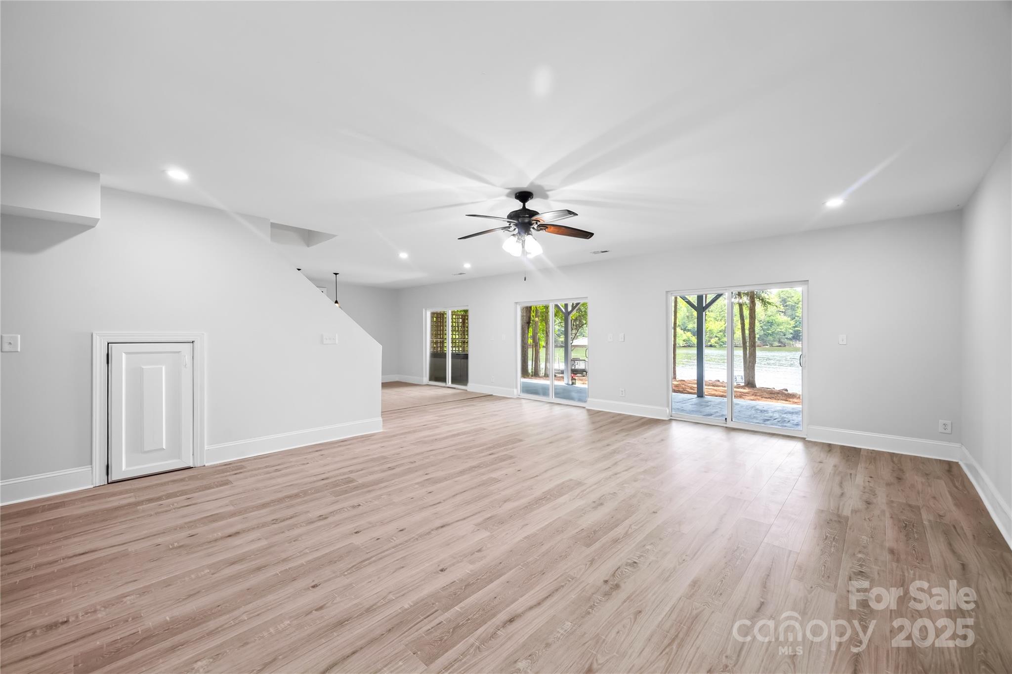 800 Lakeview Shores Loop