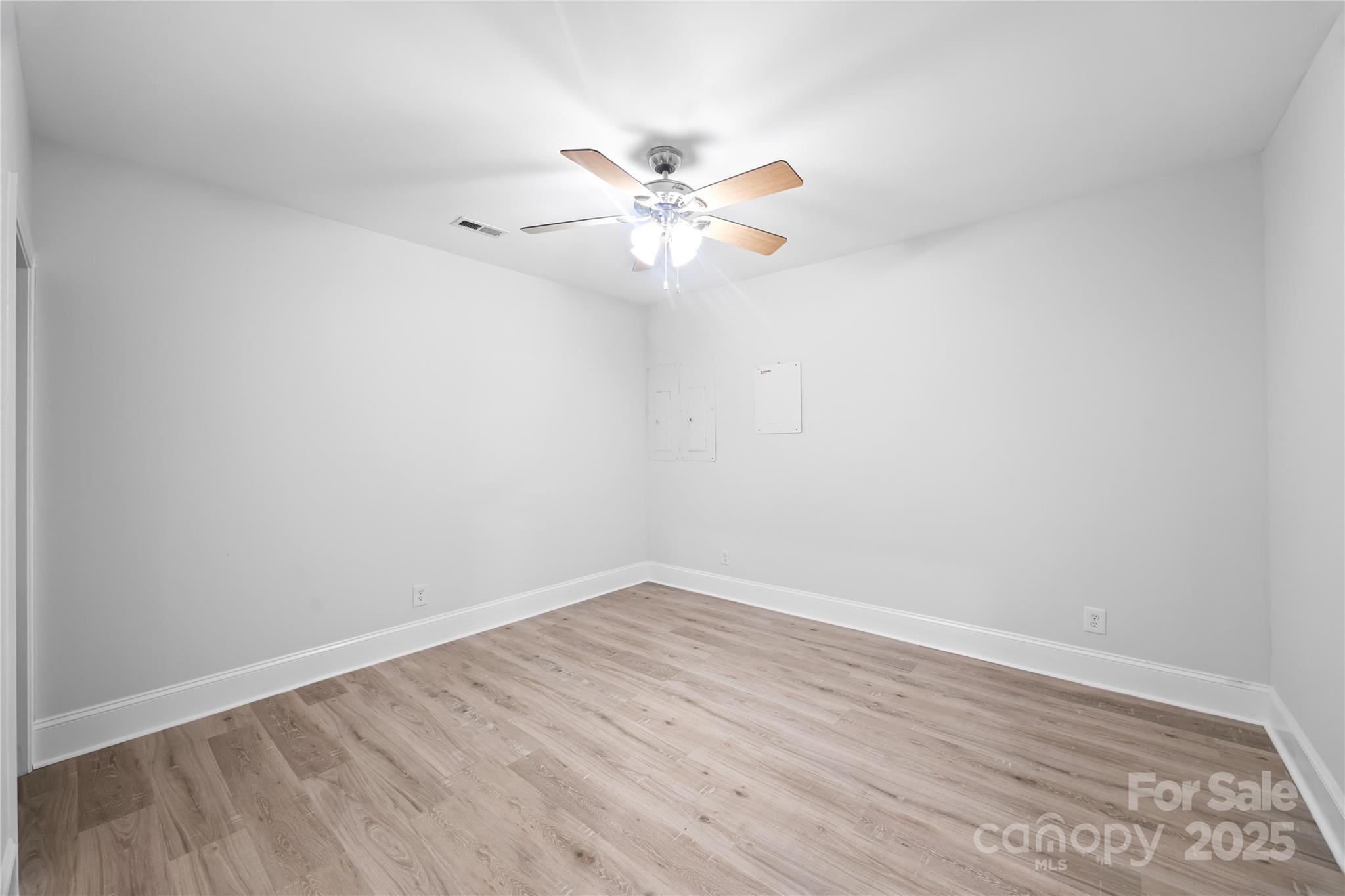 800 Lakeview Shores Loop