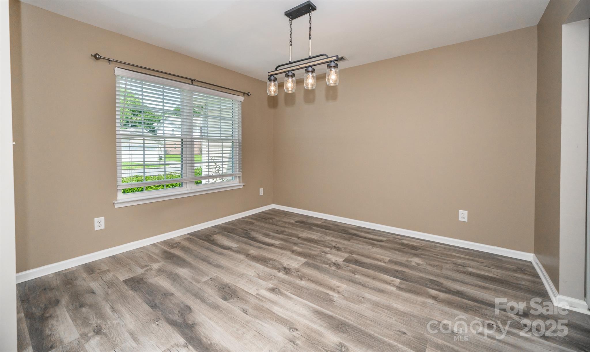 383 Courtland Court