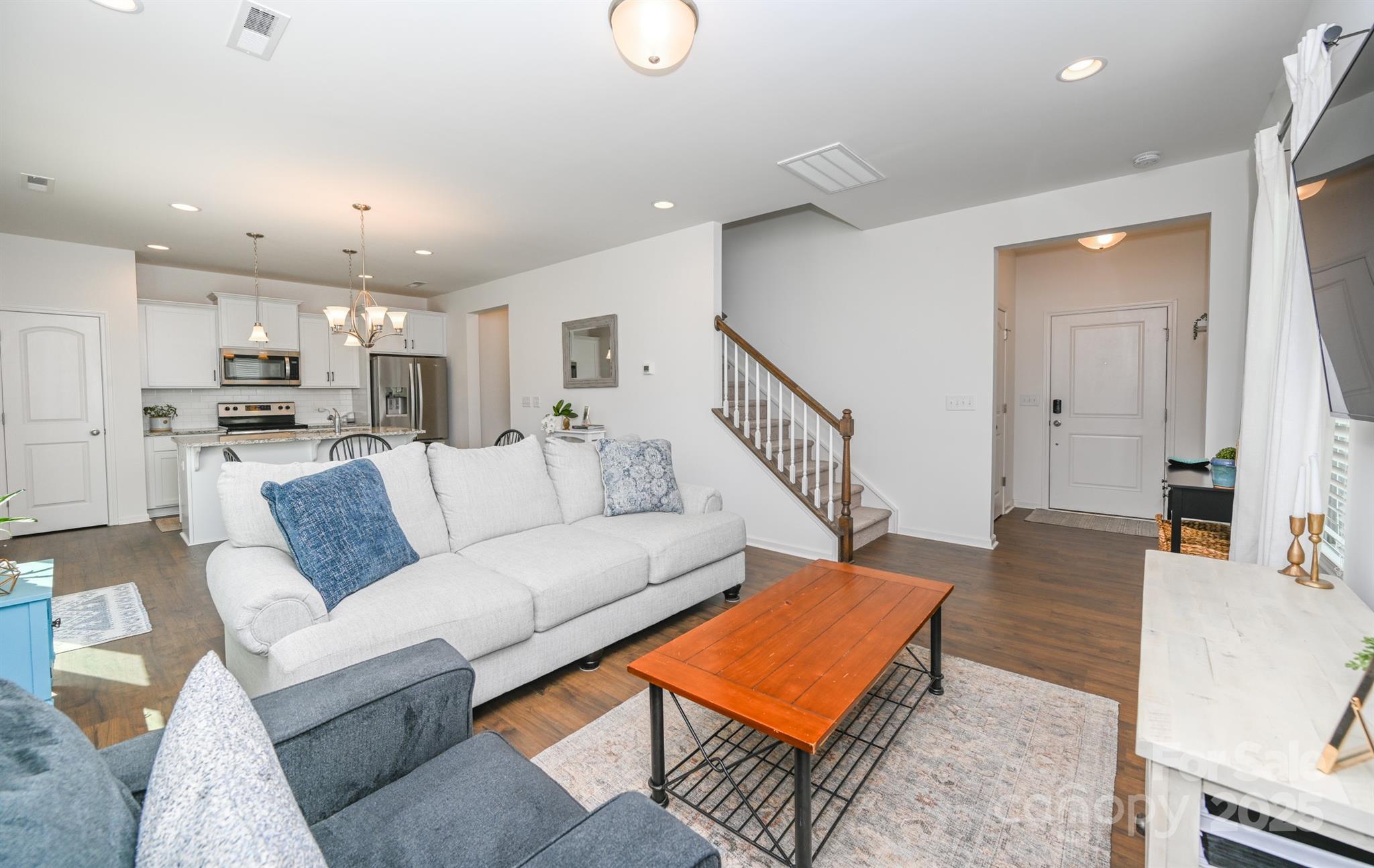 3042 Pinehills Way