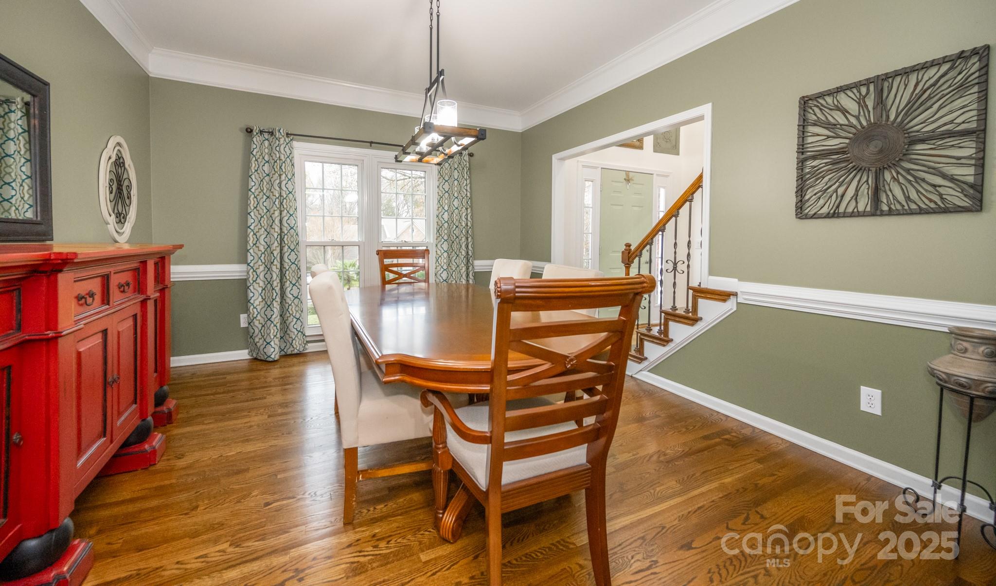 5729 Woodridge Court NW