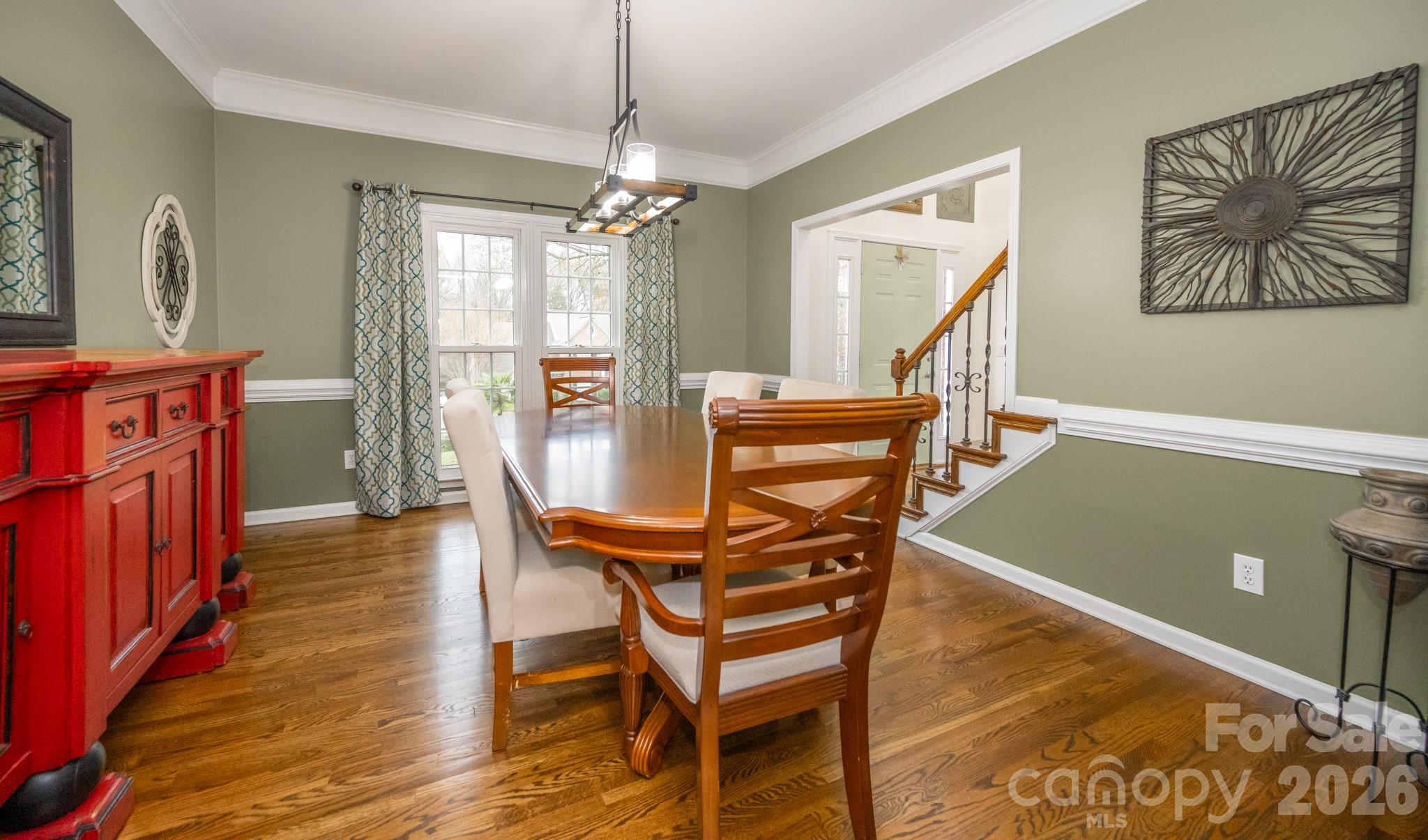 5729 Woodridge Court NW