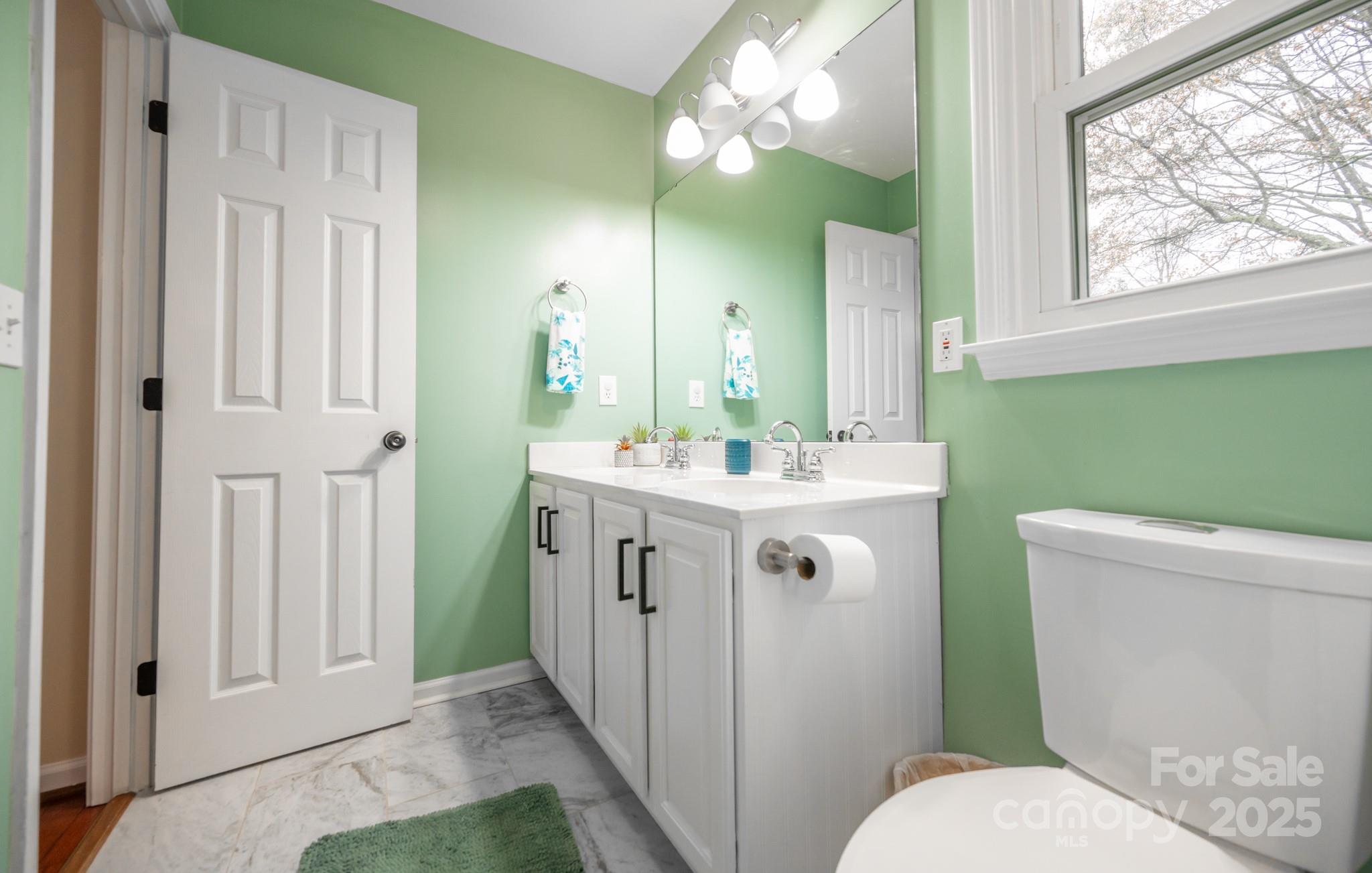 5729 Woodridge Court NW