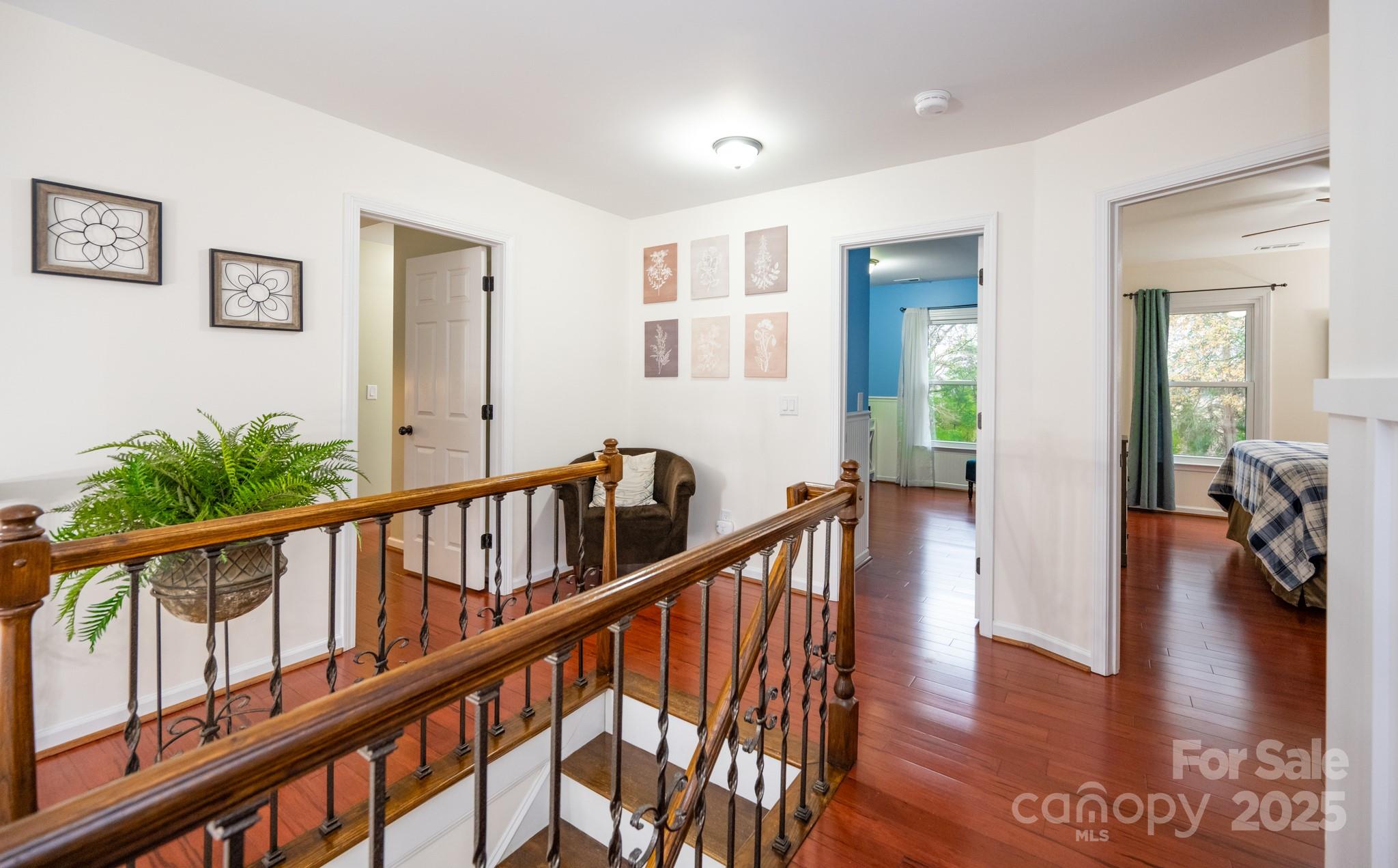 5729 Woodridge Court NW