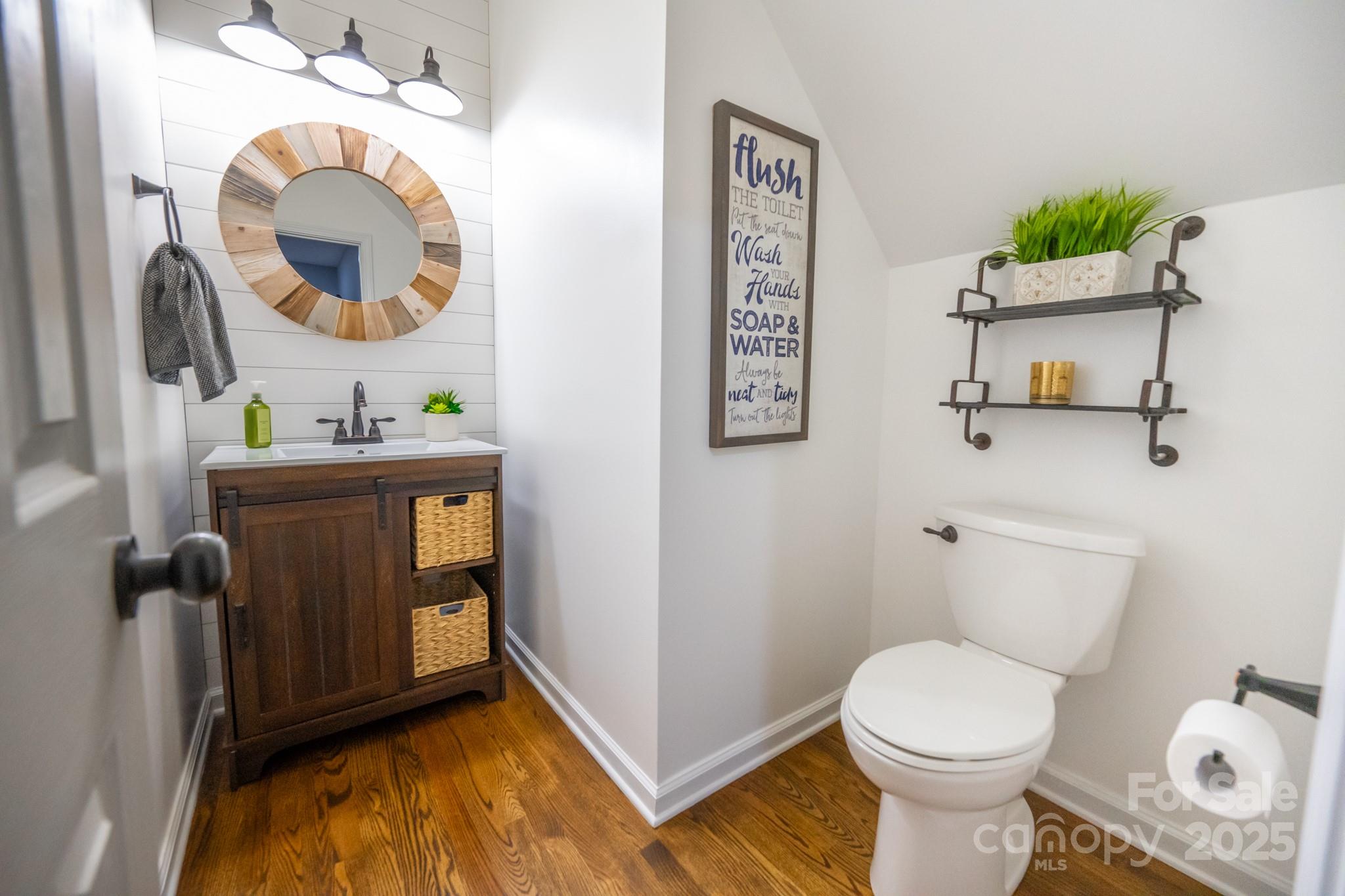 5729 Woodridge Court NW