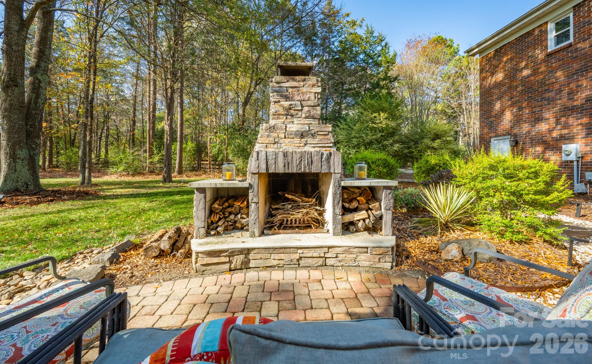 5729 Woodridge Court NW