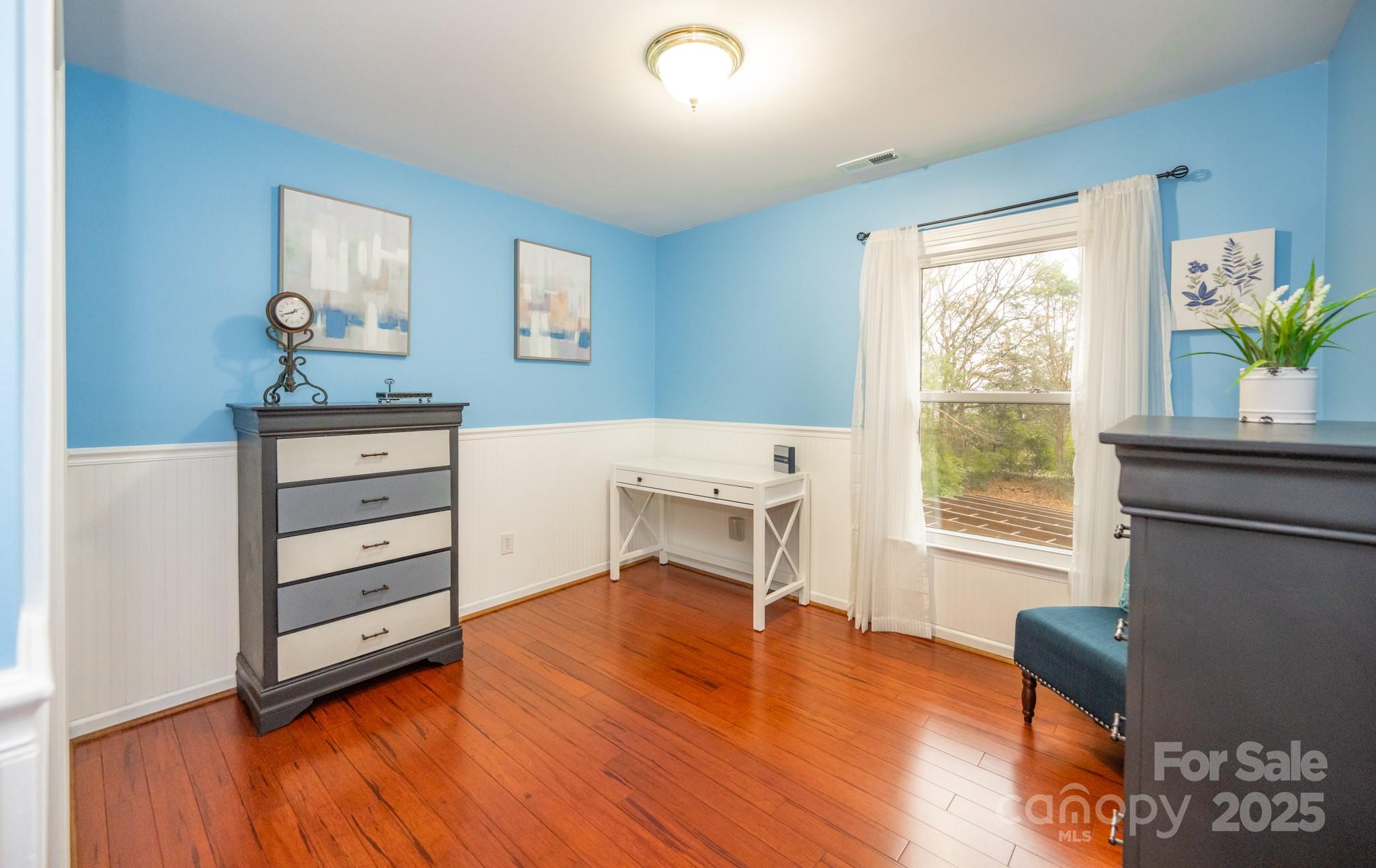 5729 Woodridge Court NW