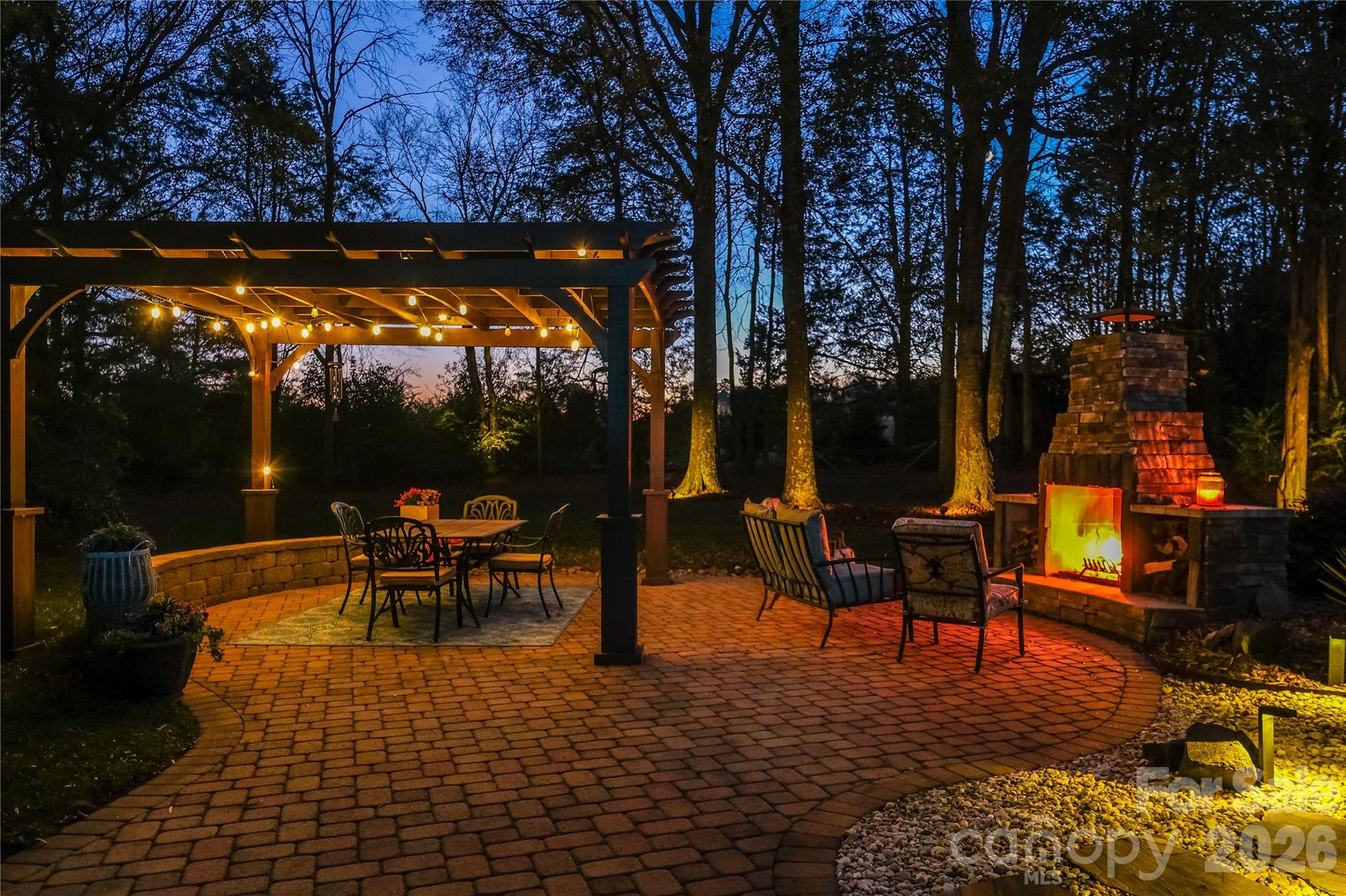 5729 Woodridge Court NW