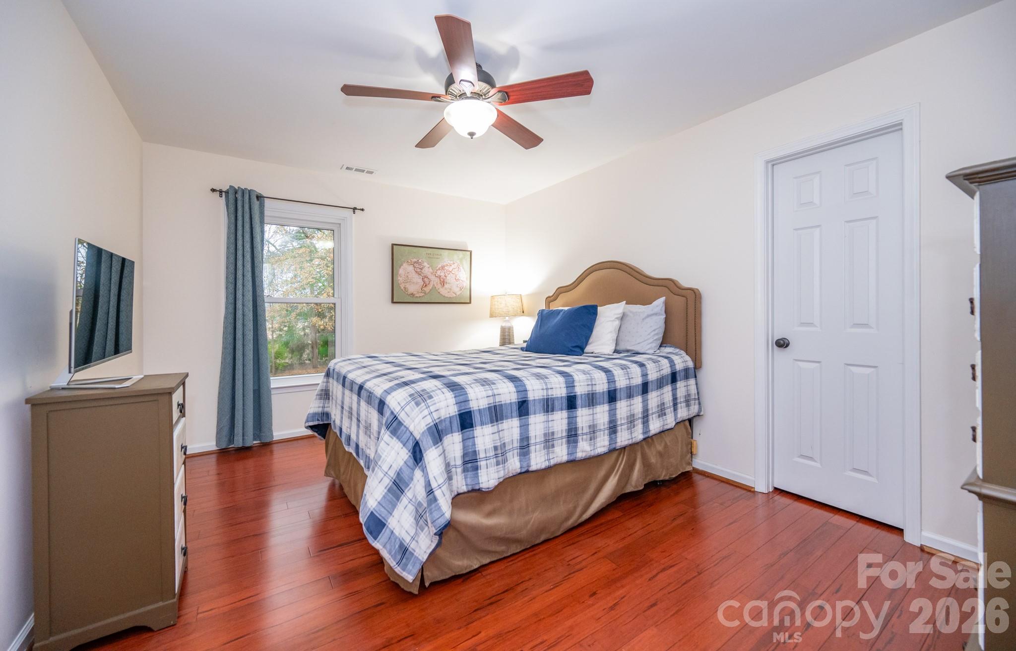 5729 Woodridge Court NW