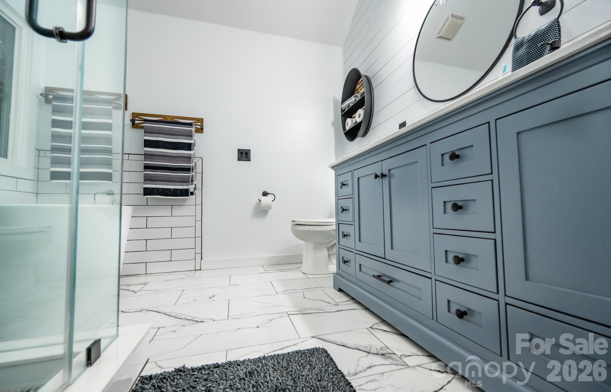 5729 Woodridge Court NW