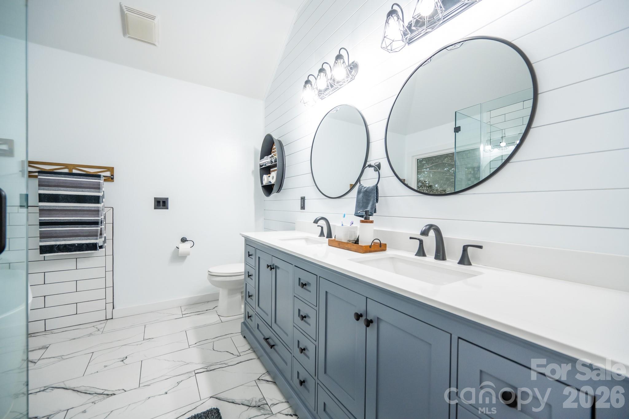 5729 Woodridge Court NW