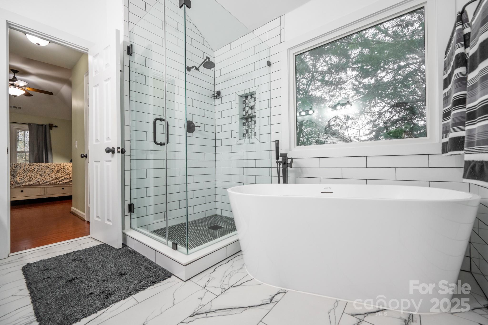 5729 Woodridge Court NW