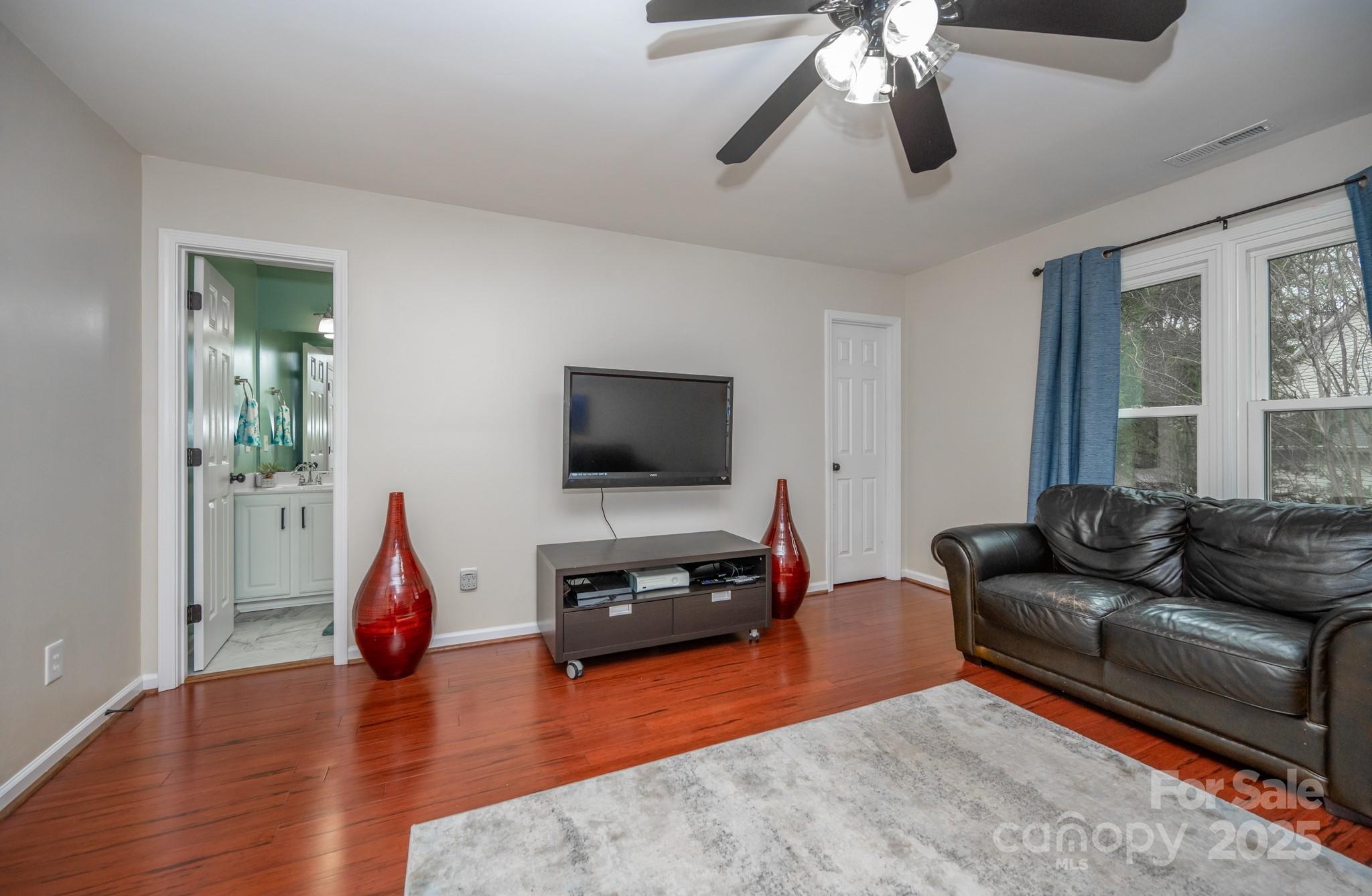 5729 Woodridge Court NW