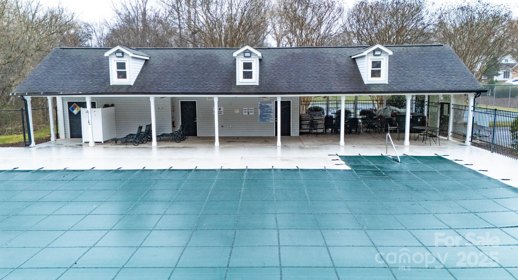 5729 Woodridge Court NW