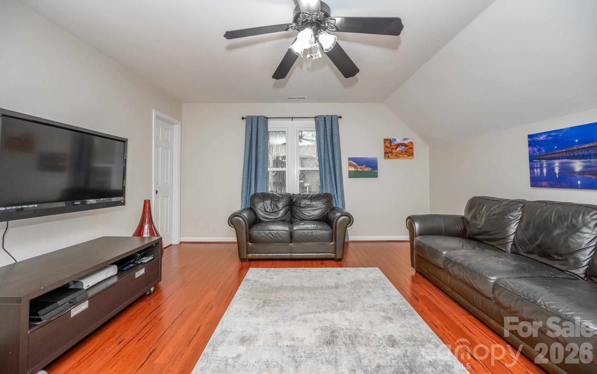 5729 Woodridge Court NW