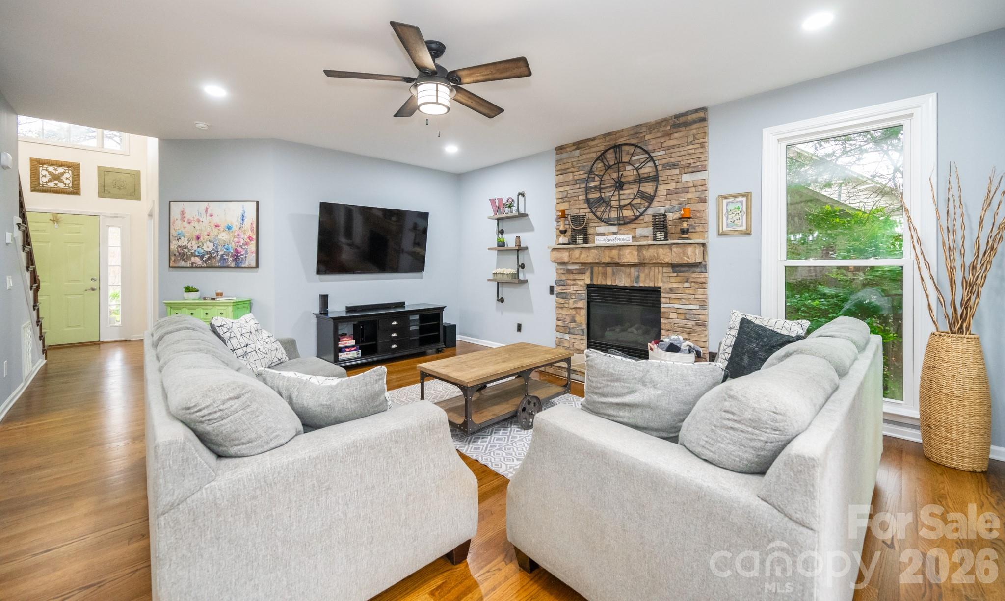 5729 Woodridge Court NW