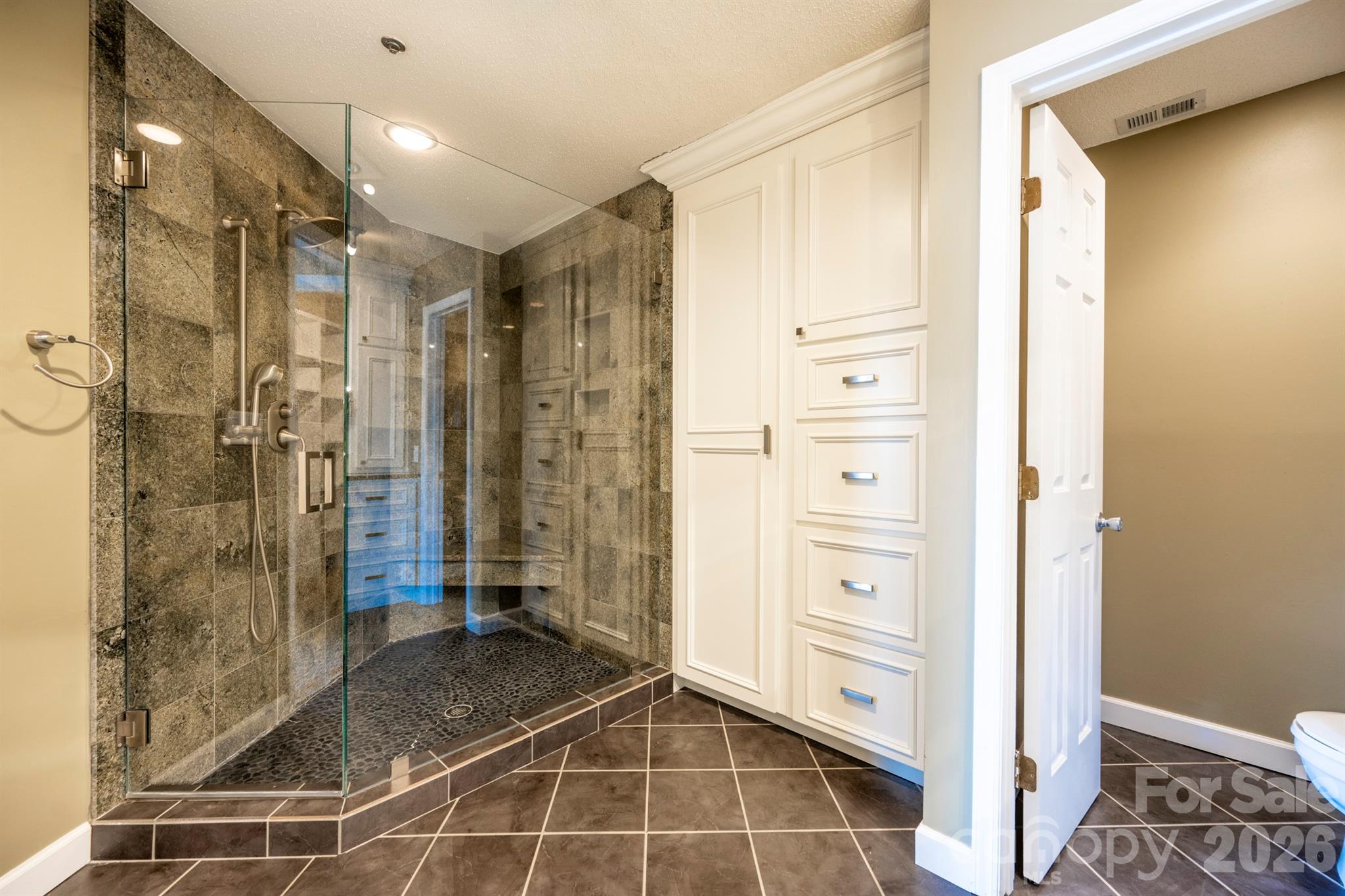 17925 Kings Point Drive Unit: B