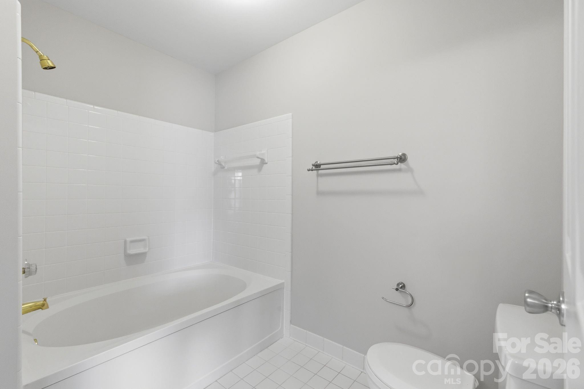 17925 Kings Point Drive Unit: B