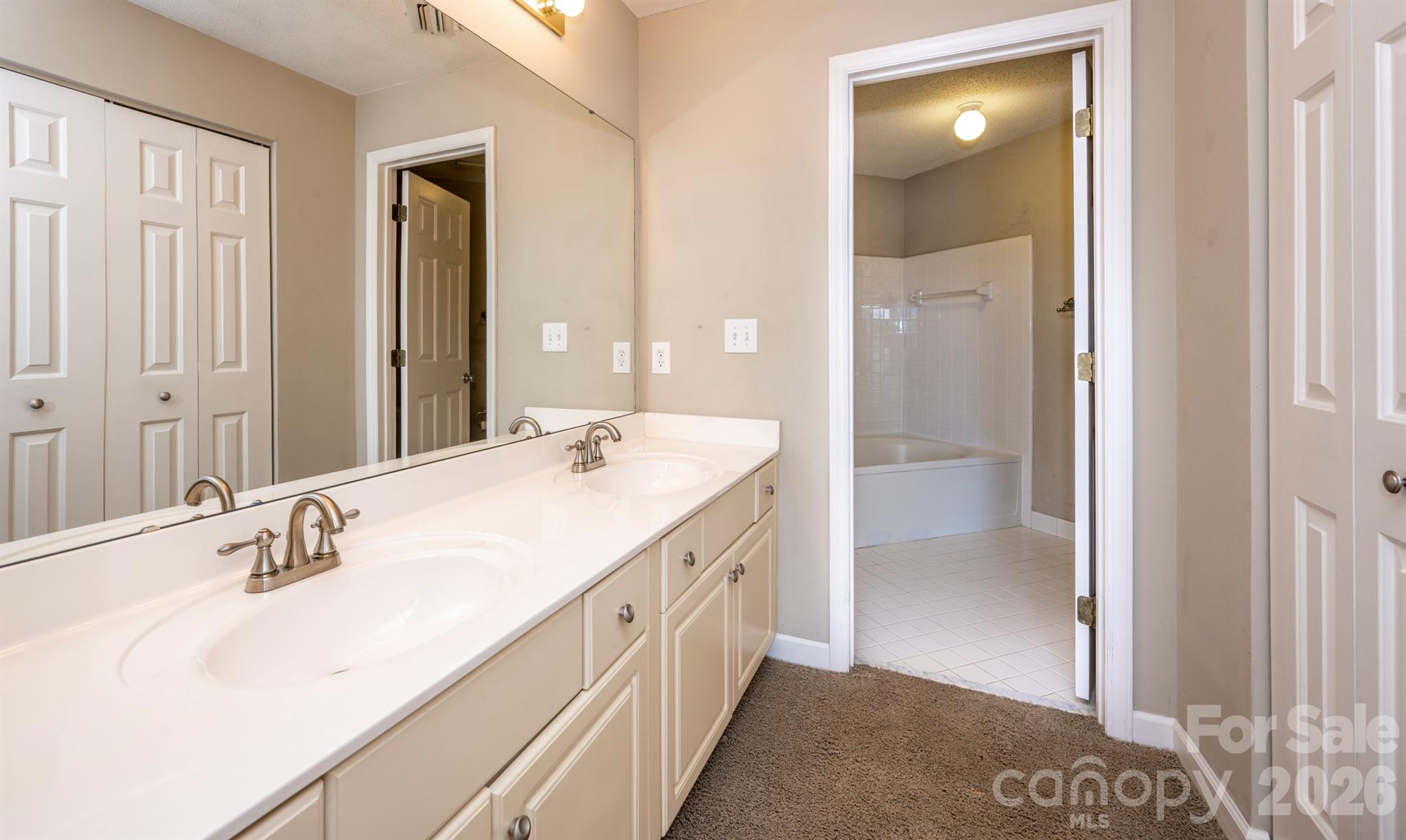 17925 Kings Point Drive Unit: B