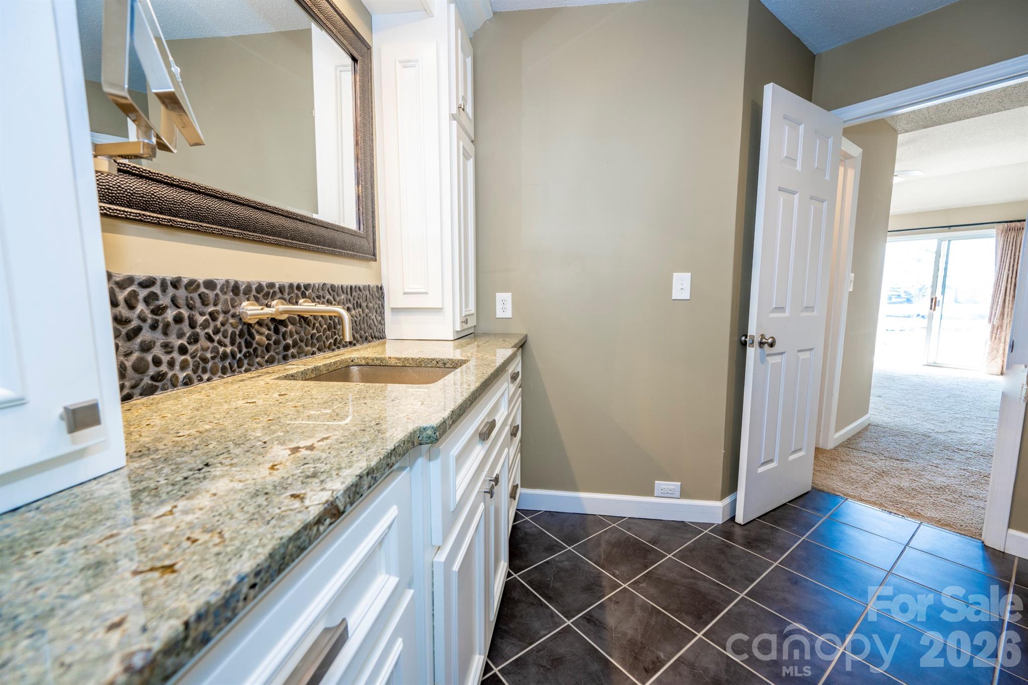 17925 Kings Point Drive Unit: B