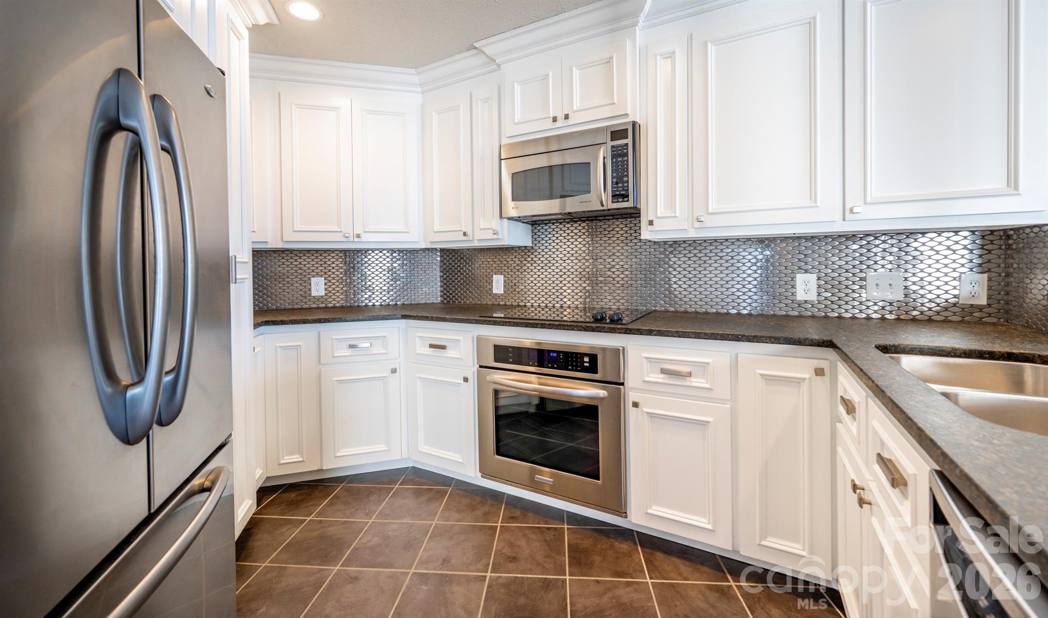 17925 Kings Point Drive Unit: B