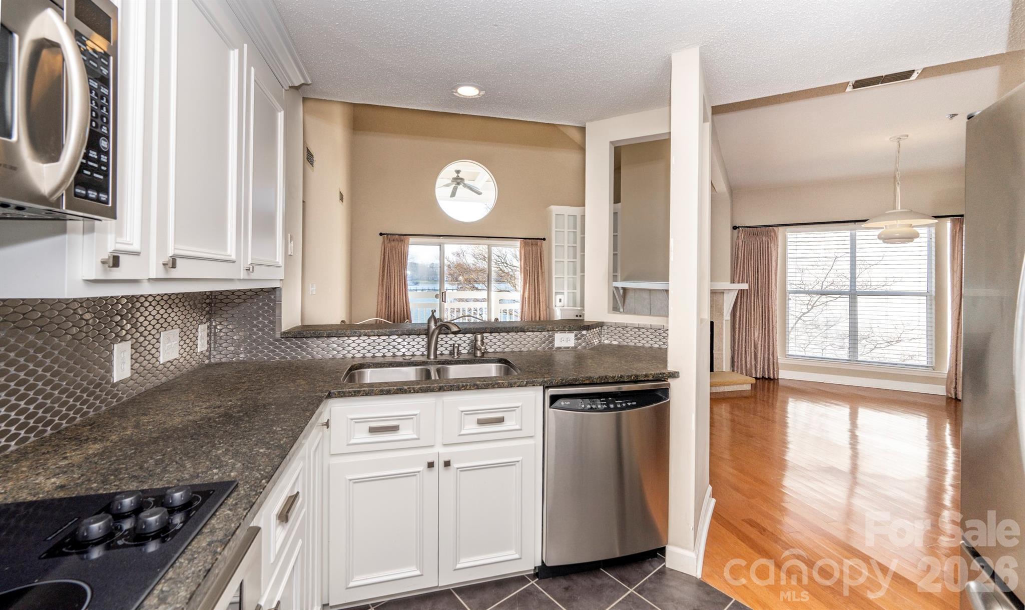 17925 Kings Point Drive Unit: B