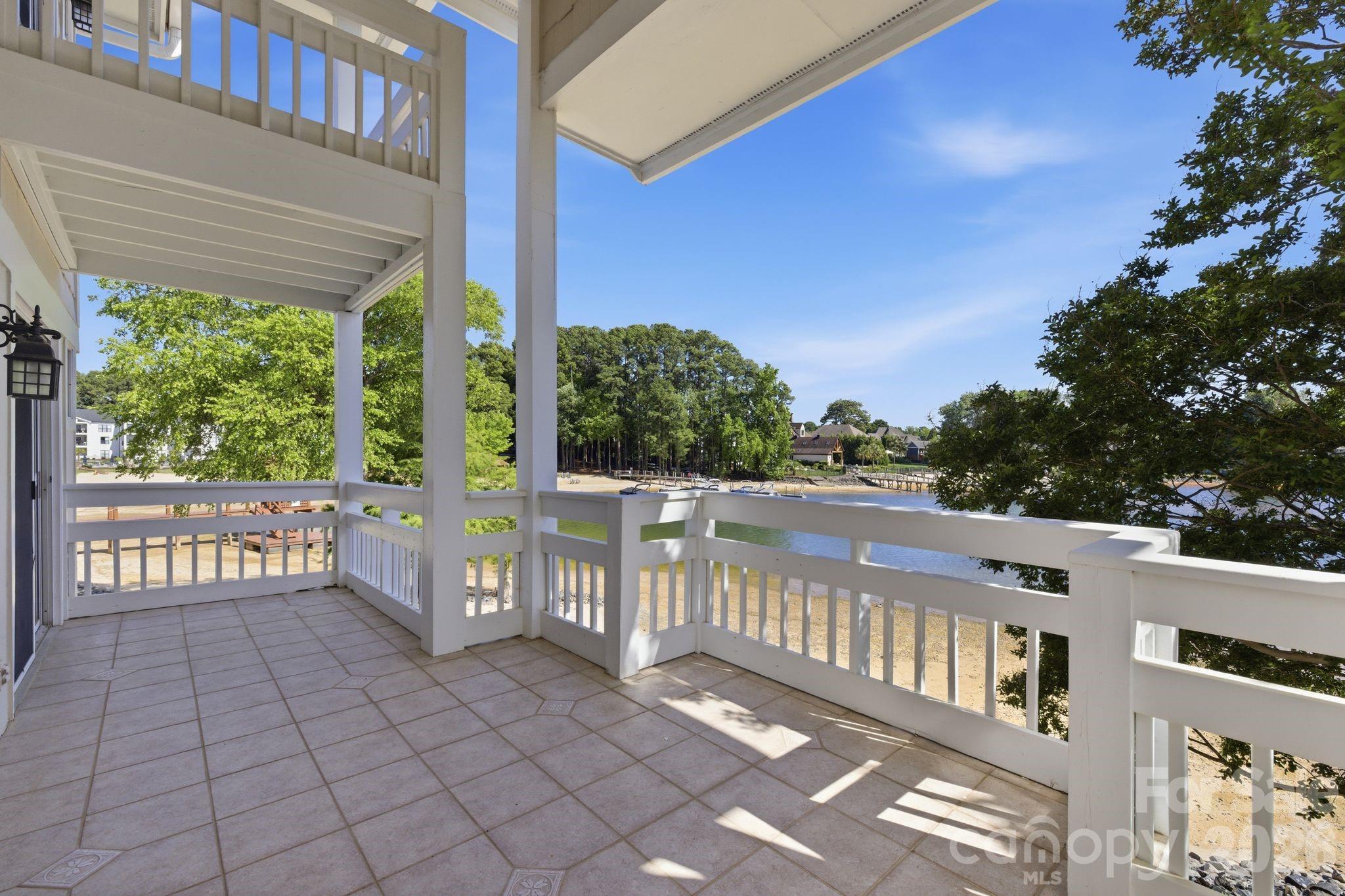 17925 Kings Point Drive Unit: B