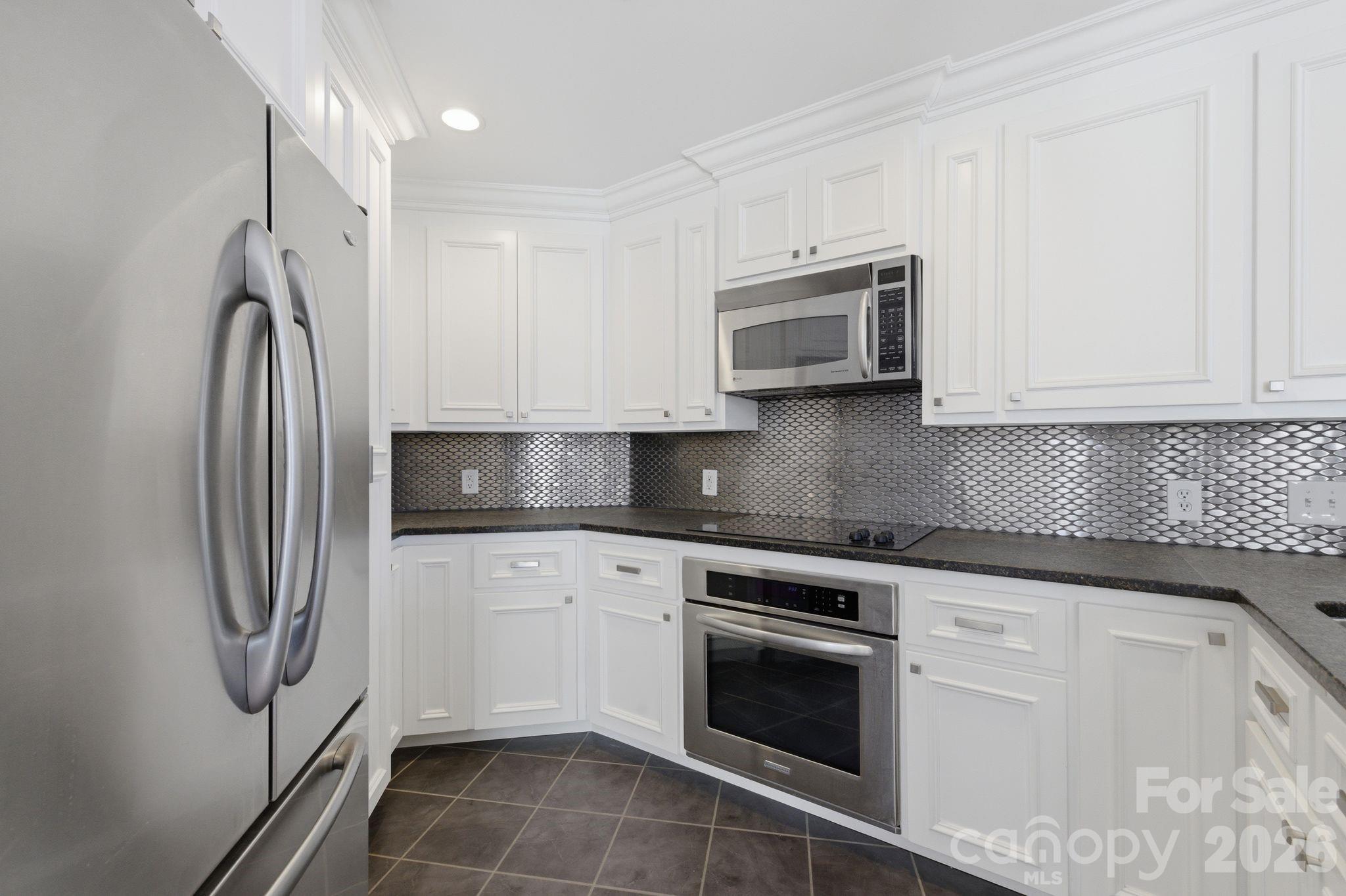 17925 Kings Point Drive Unit: B