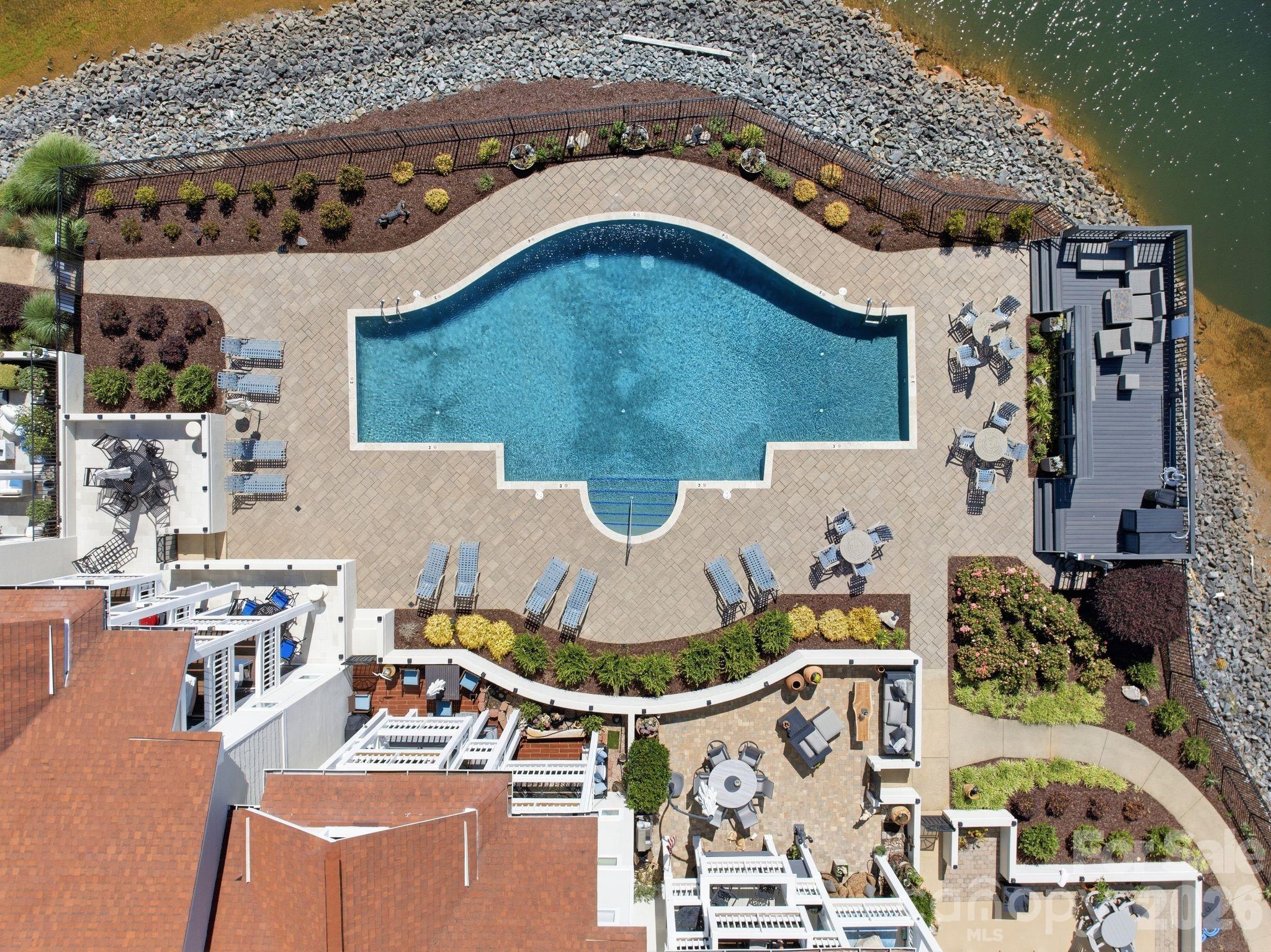 17925 Kings Point Drive Unit: B