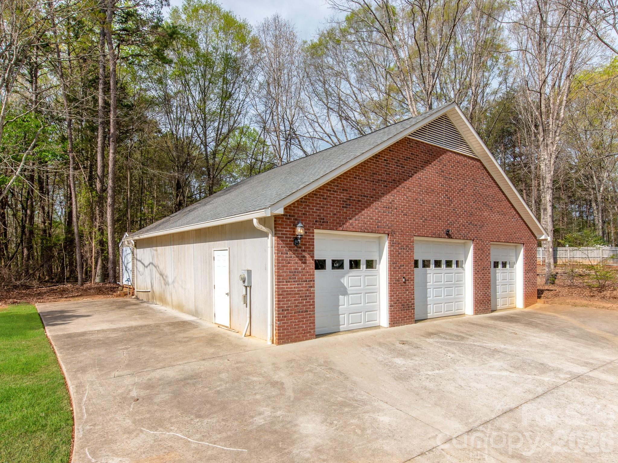 170 Dove Lane