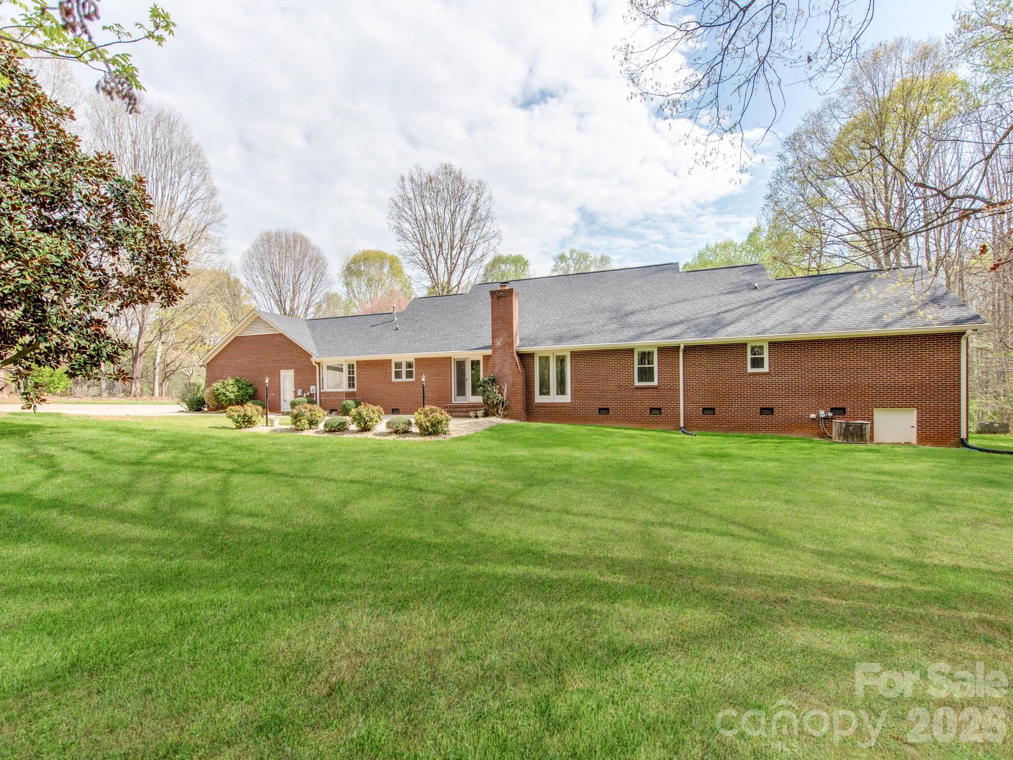 170 Dove Lane