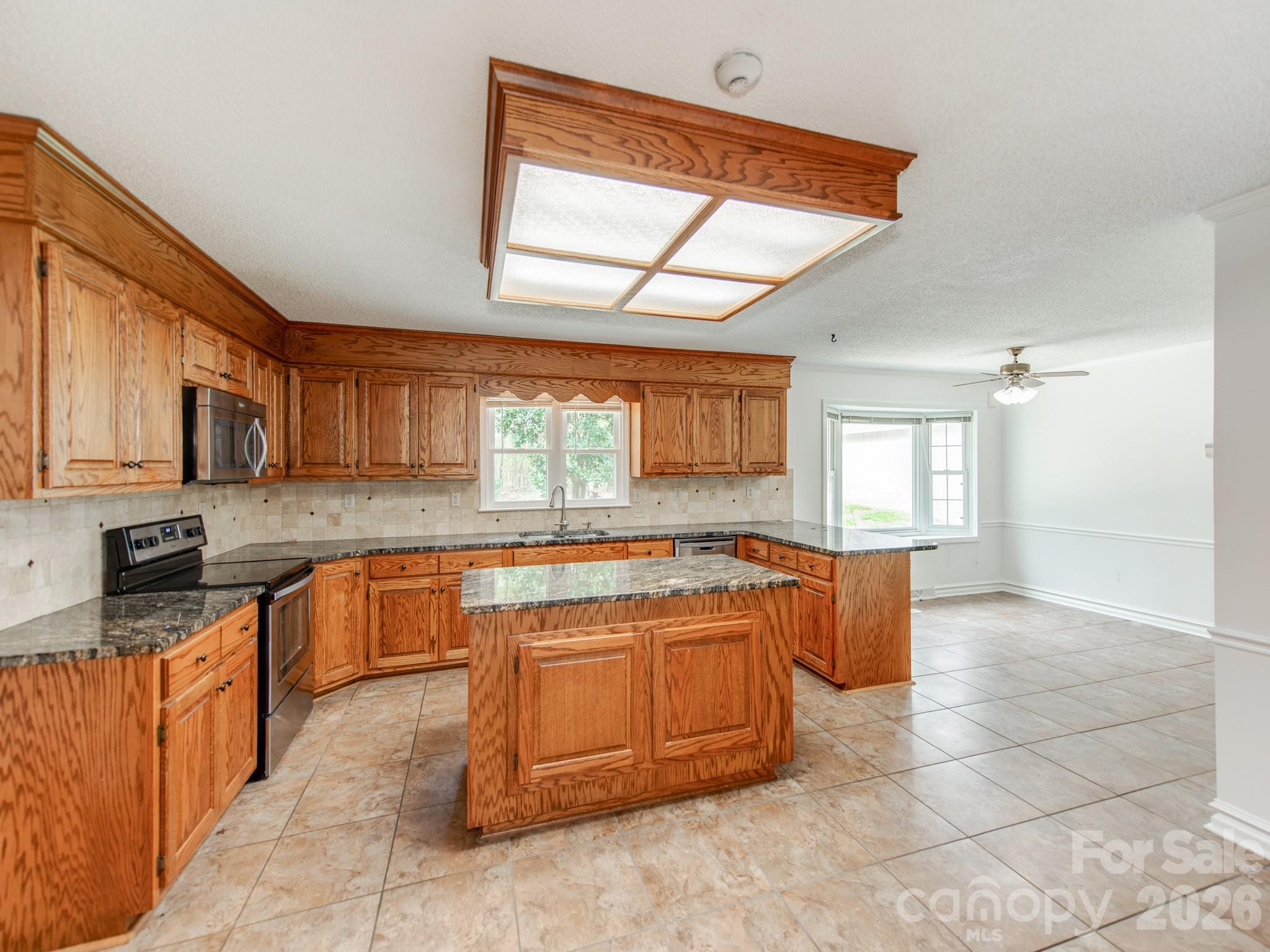 170 Dove Lane