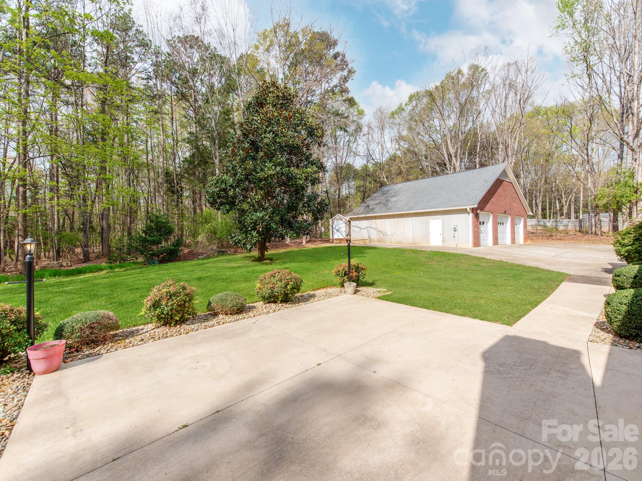 170 Dove Lane