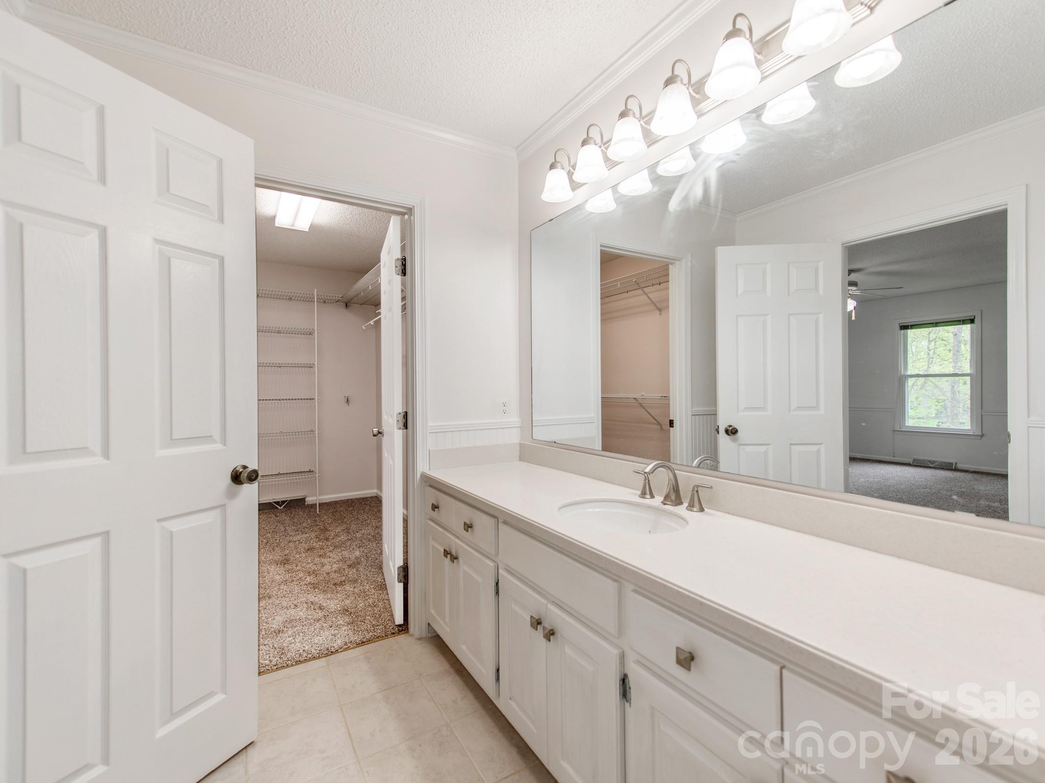 170 Dove Lane