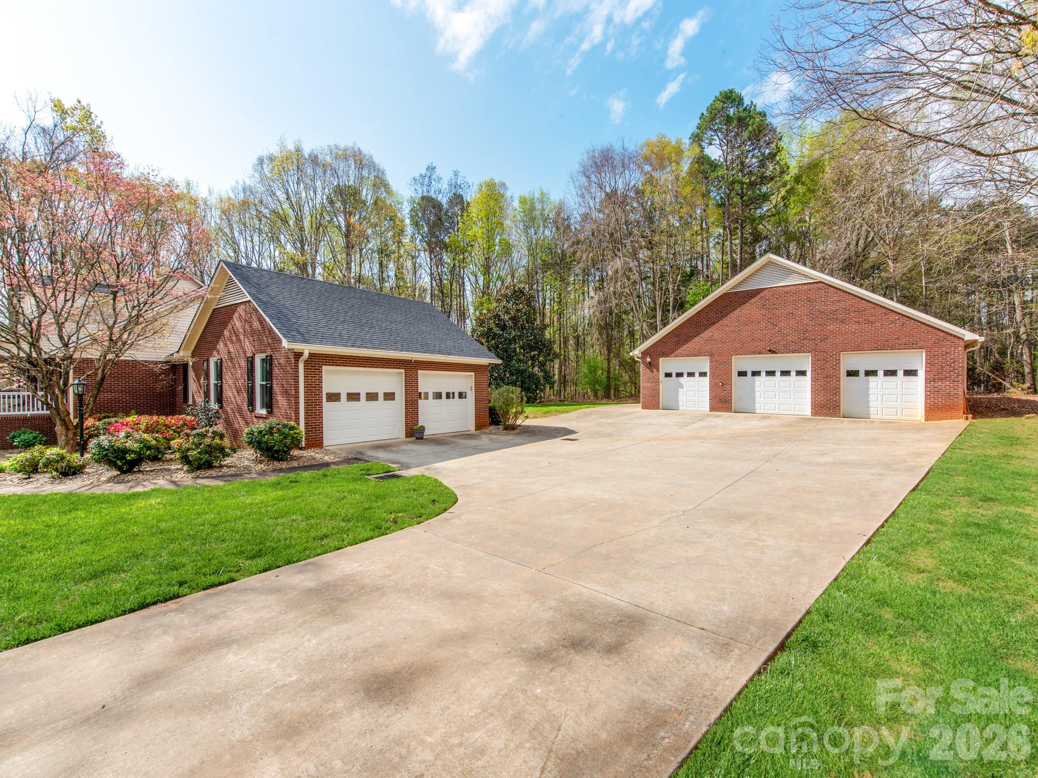 170 Dove Lane