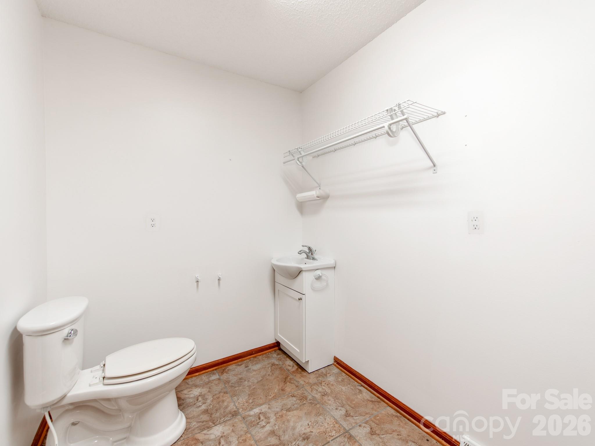 170 Dove Lane