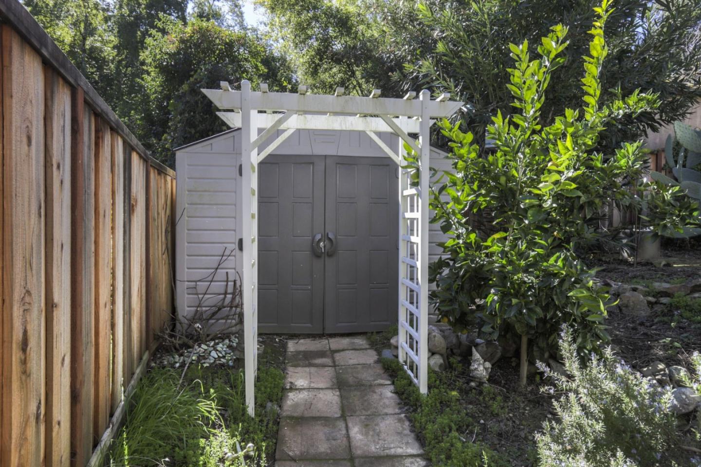 21455 Oneda CT