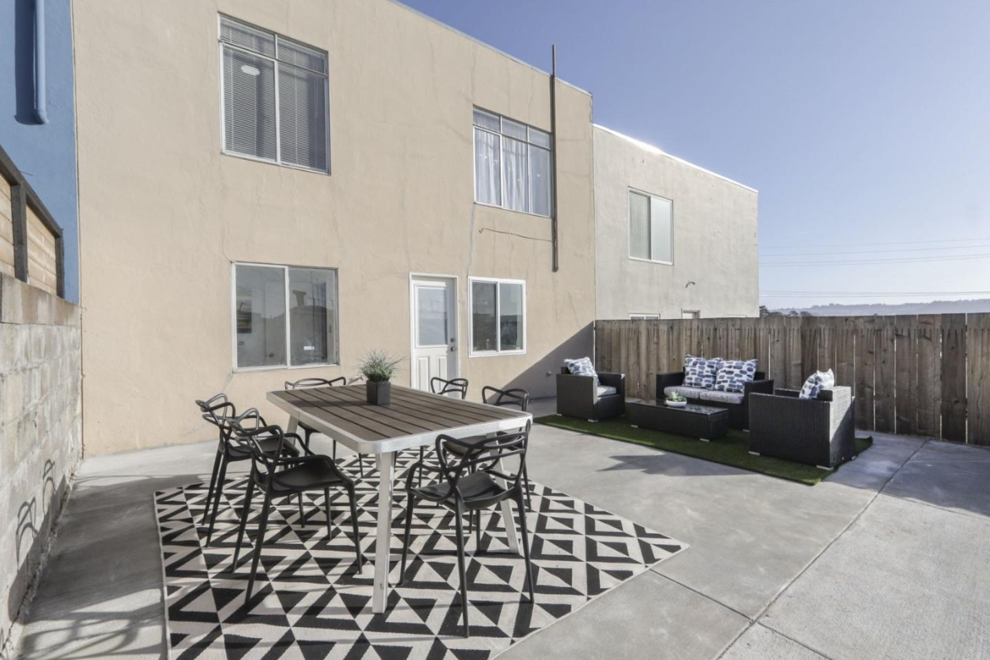 11 Royce WAY