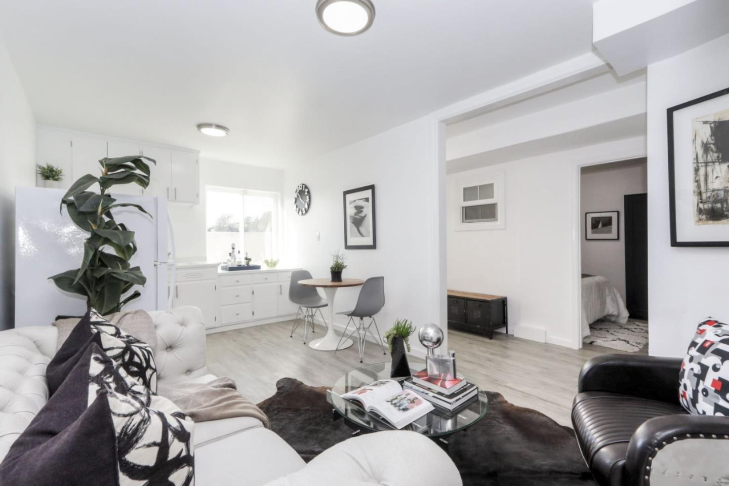 11 Royce WAY