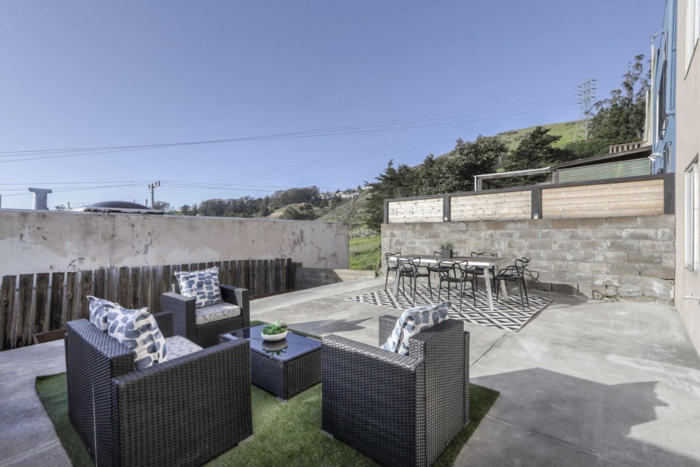 11 Royce WAY