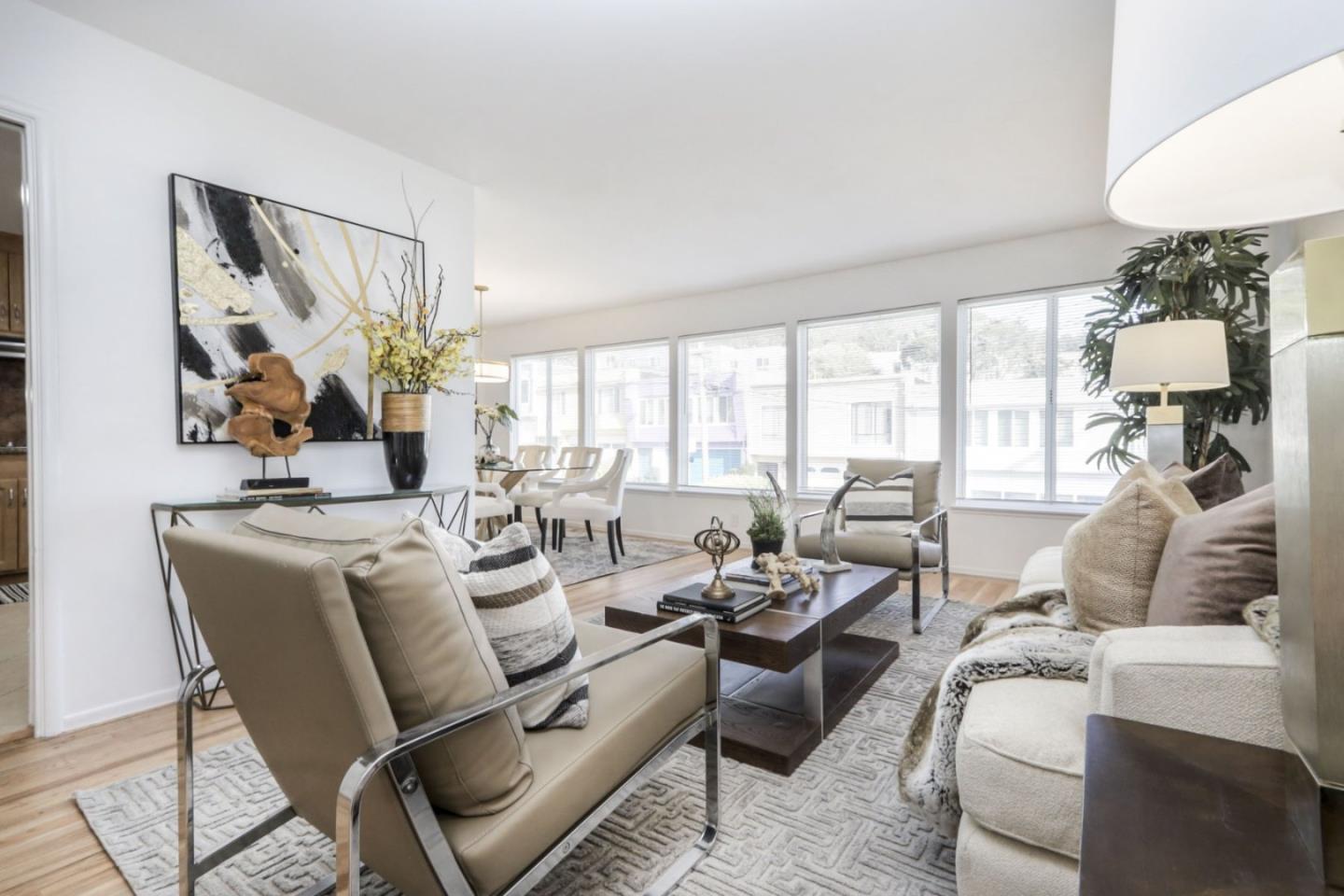 11 Royce WAY