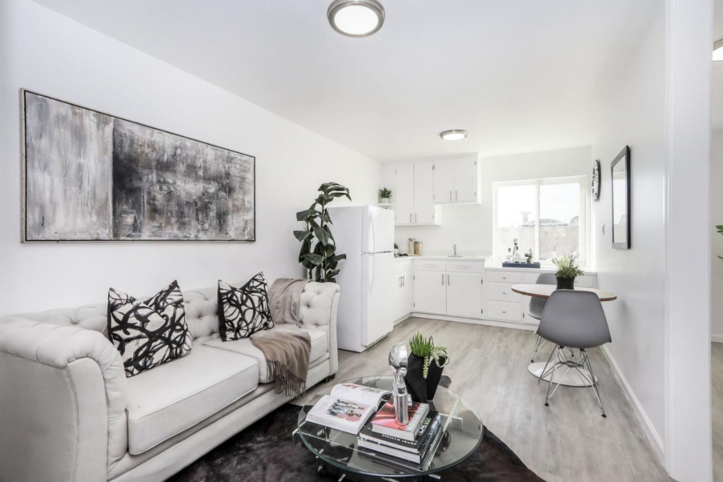 11 Royce WAY