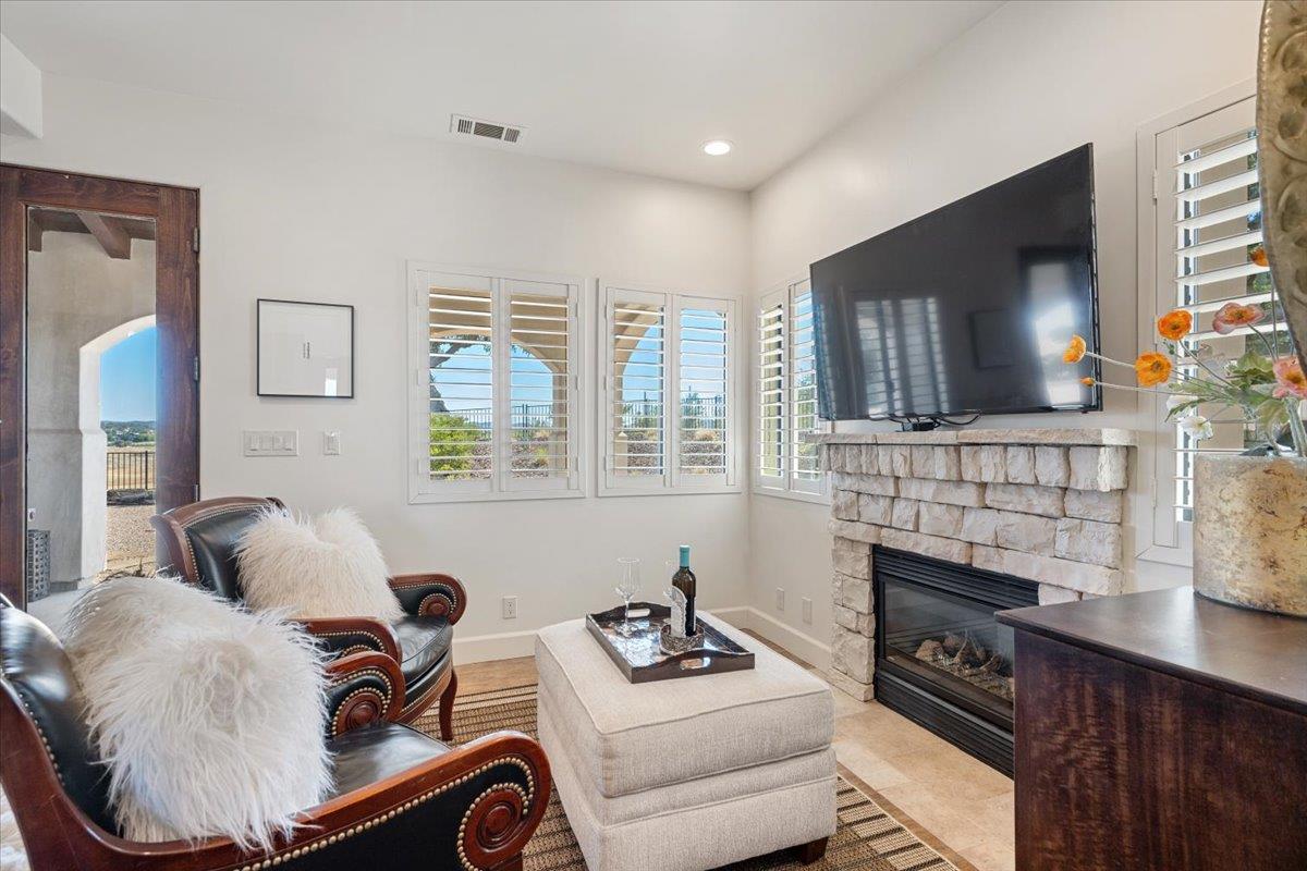 6750 Golden pheasant Lane