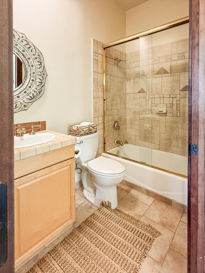 6750 Golden pheasant Lane