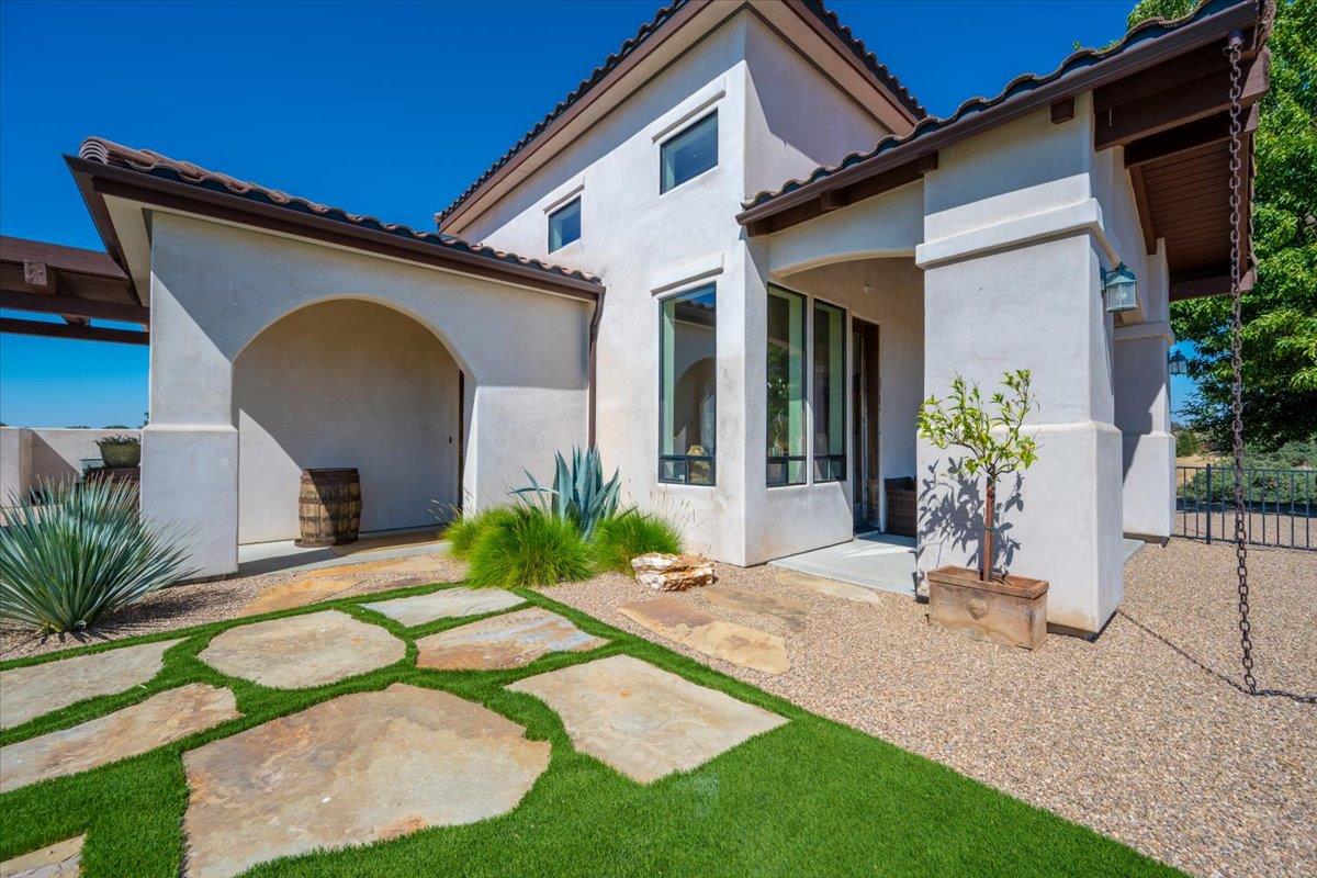 6750 Golden pheasant Lane