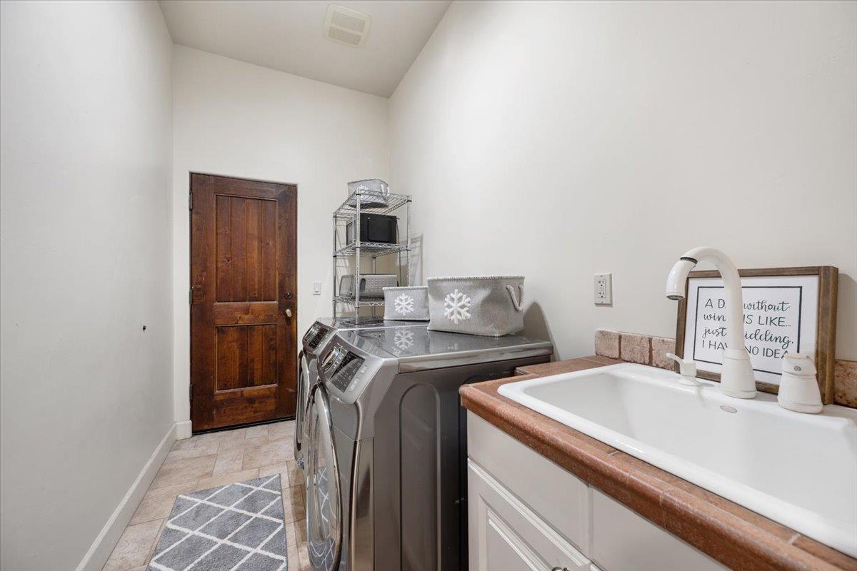 6750 Golden pheasant Lane