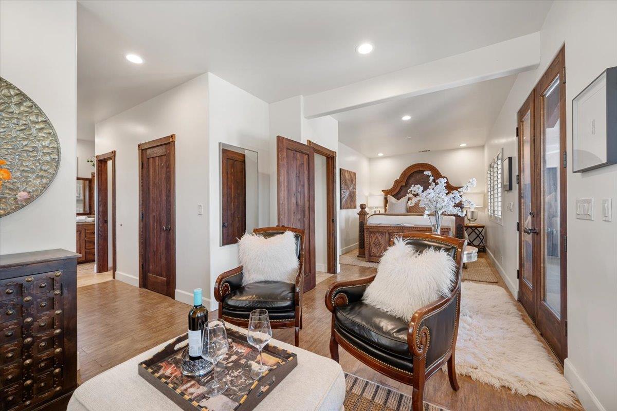 6750 Golden pheasant Lane