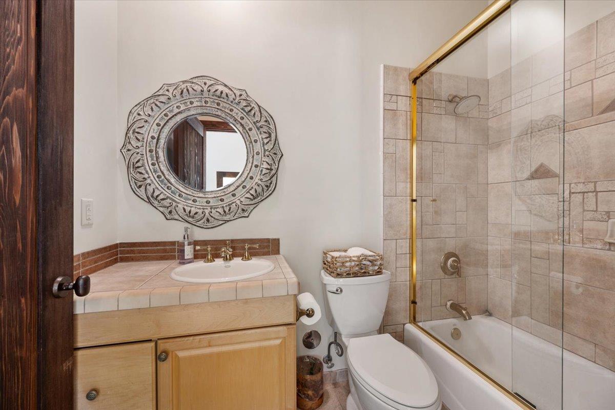 6750 Golden pheasant Lane