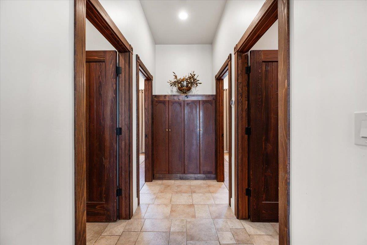6750 Golden pheasant Lane
